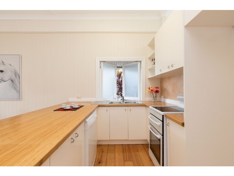 18 Emeline Street, Kelvin Grove QLD 4059