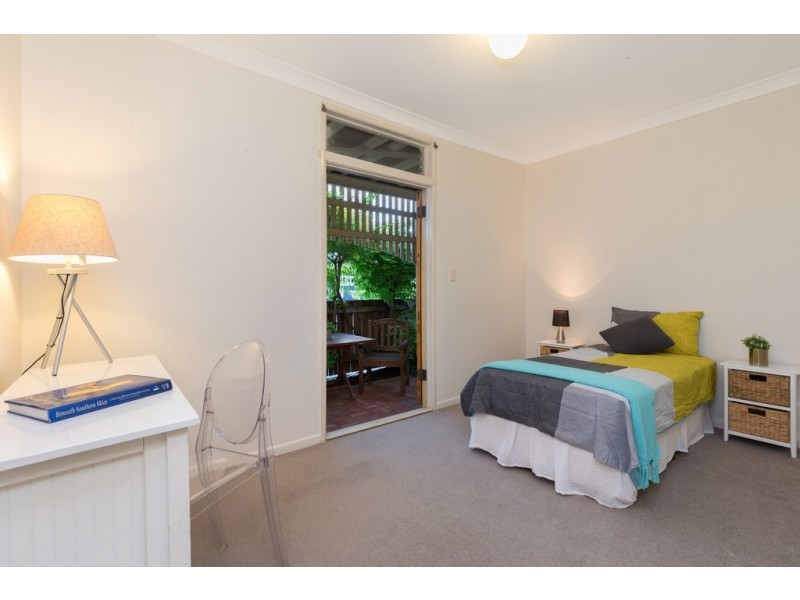 18 Emeline Street, Kelvin Grove QLD 4059