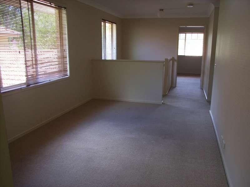 27 MONTROSE PLACE, The Gap QLD 4061
