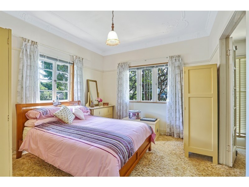 34 Chiswick Road, Bardon QLD 4065