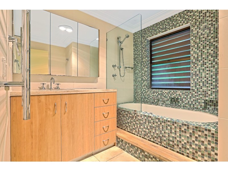 43 Olive Grove, Balmoral QLD 4171