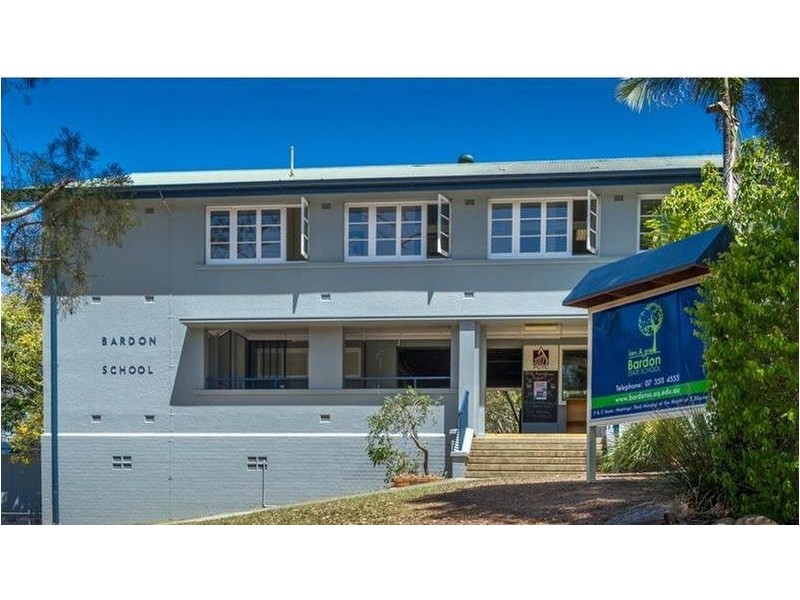 3 Burnham Road, Bardon QLD 4065