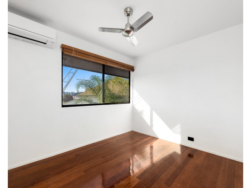 16 Westbury Street, Red Hill QLD 4059