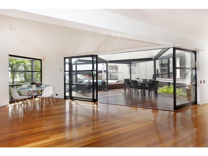 16 Westbury Street, Red Hill QLD 4059