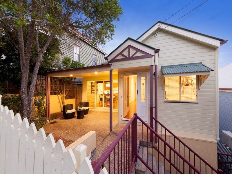 6 Harriet Street, Red Hill QLD 4059