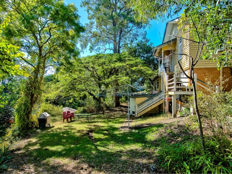 81 Simpsons Road, Bardon QLD 4065