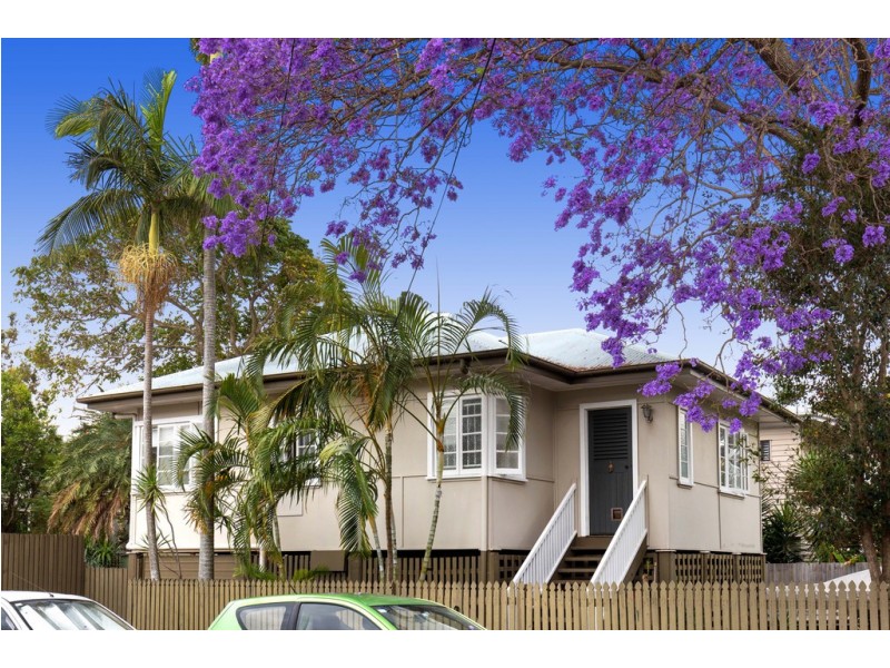 27 Blaxland Street, Milton QLD 4064