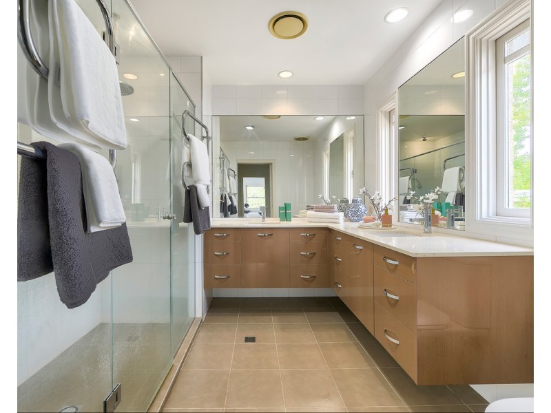 195 Laurel Avenue, Chelmer QLD 4068