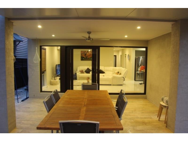 8 Kenwyn Road, Red Hill QLD 4059