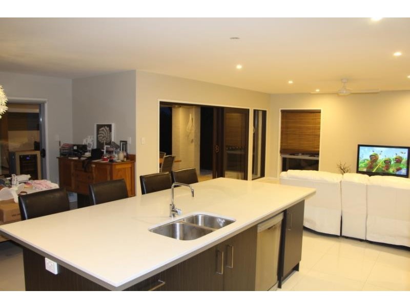 8 Kenwyn Road, Red Hill QLD 4059