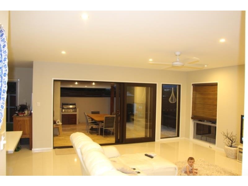 8 Kenwyn Road, Red Hill QLD 4059