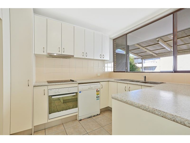 8/11 Shottery Street, Yeronga QLD 4104