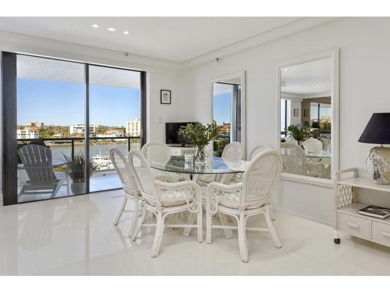 15/42 Ferry Street, Kangaroo Point QLD 4169