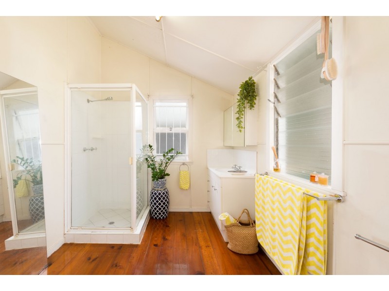 27 Coronation Street, Bardon QLD 4065