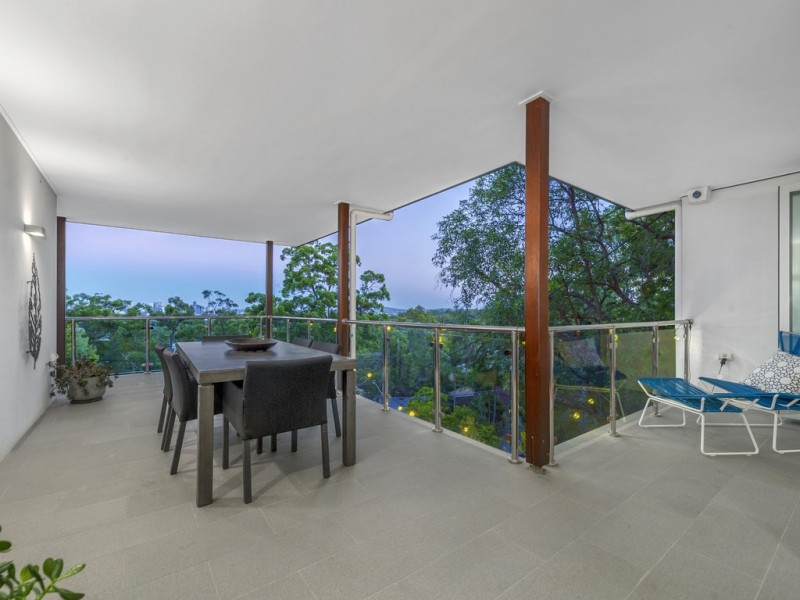 93 Outlook Crescent, Bardon QLD 4065