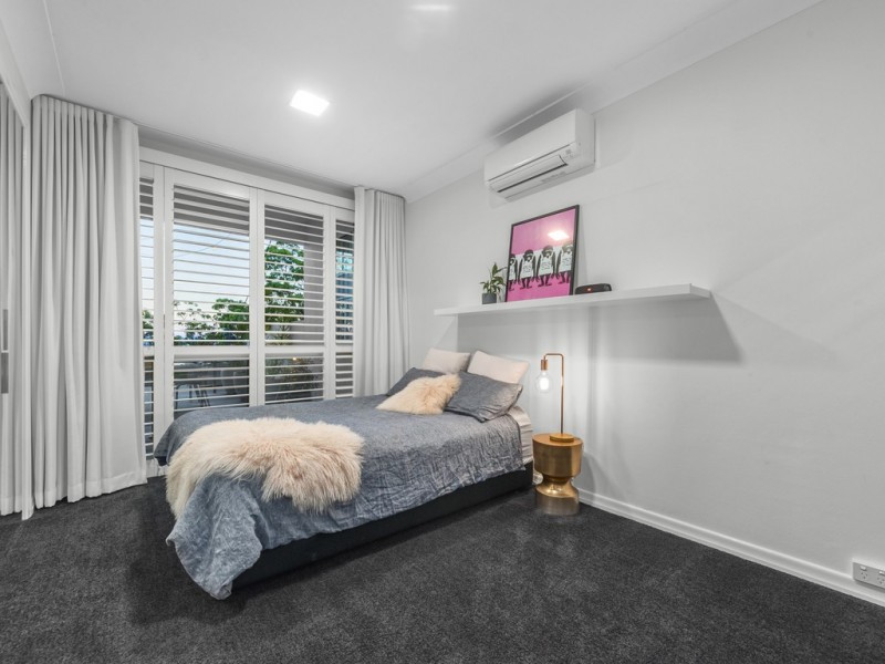 93 Outlook Crescent, Bardon QLD 4065