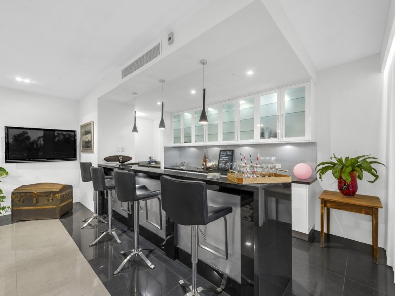 93 Outlook Crescent, Bardon QLD 4065