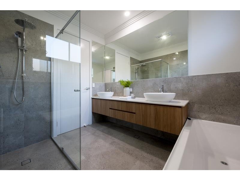 18 Croydon Road, Paddington QLD 4064