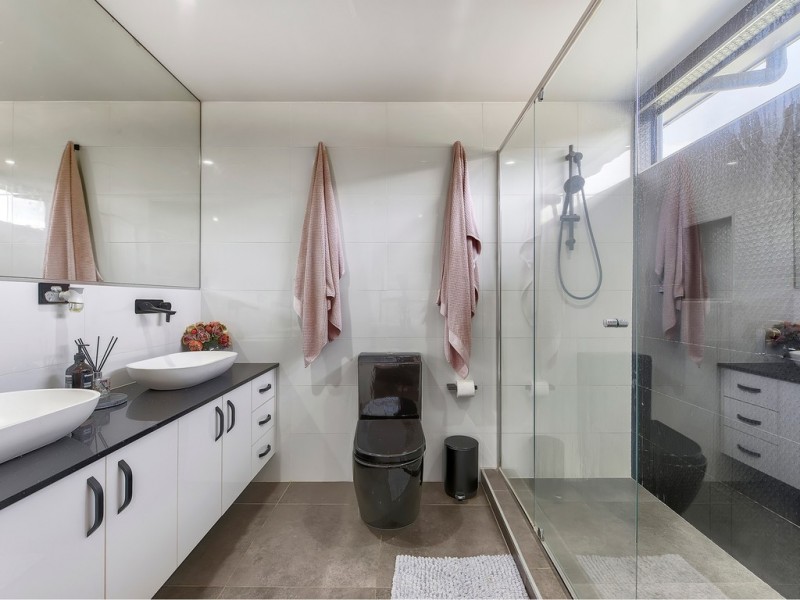 10 Parkside Crescent, The Gap QLD 4061