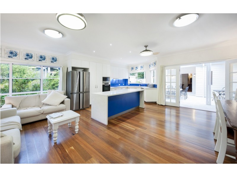 15 The Drive, Bardon QLD 4065