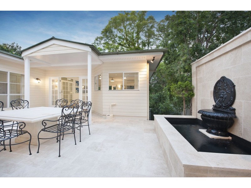 15 The Drive, Bardon QLD 4065