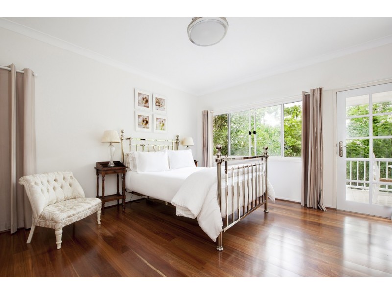 15 The Drive, Bardon QLD 4065