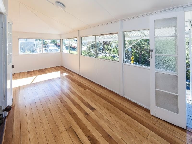 24 Mackay Terrace, Bardon QLD 4065