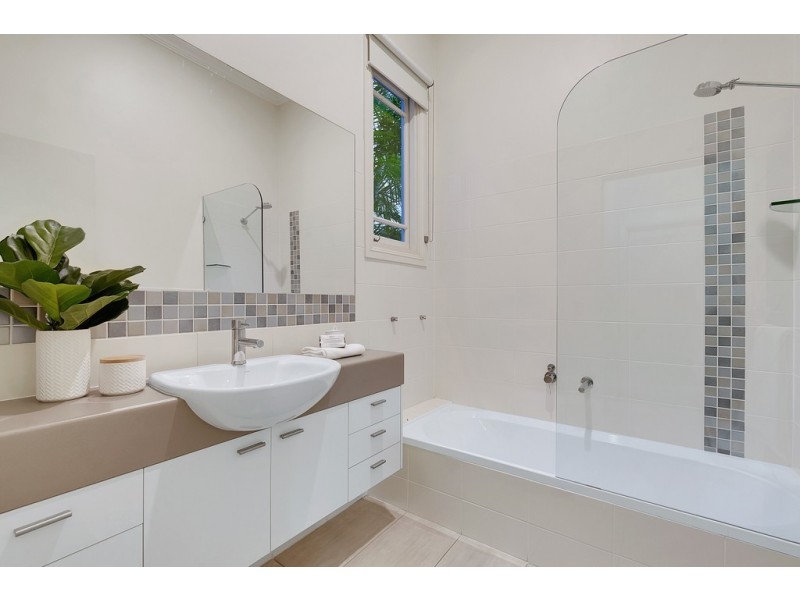 221 Bonney Avenue, Clayfield QLD 4011