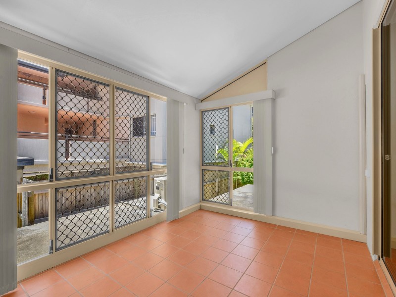 2/49 McDougall Street, Milton QLD 4064