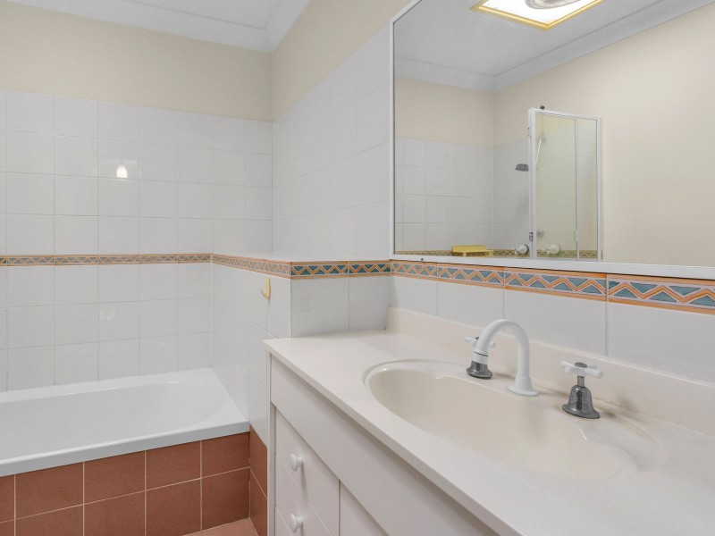 2/49 McDougall Street, Milton QLD 4064