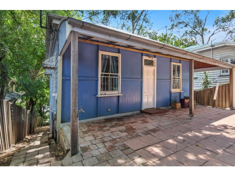 16 Macgregor Terrace, Bardon QLD 4065