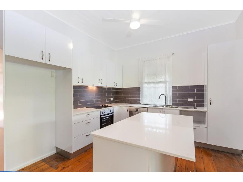 16 Macgregor Terrace, Bardon QLD 4065