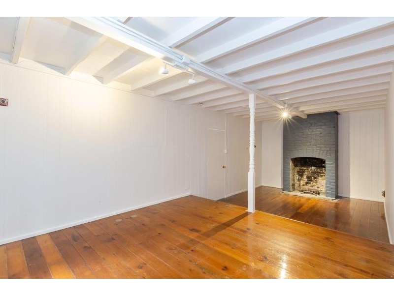 16 Macgregor Terrace, Bardon QLD 4065