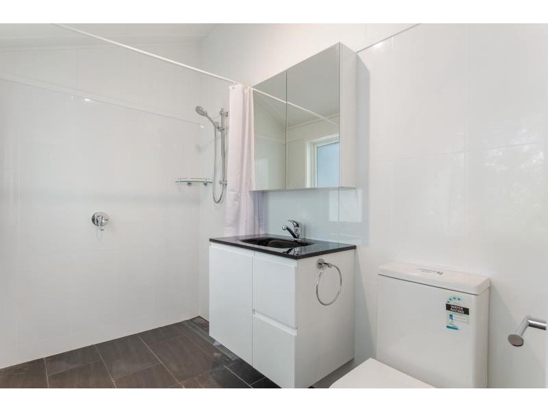 16 Macgregor Terrace, Bardon QLD 4065