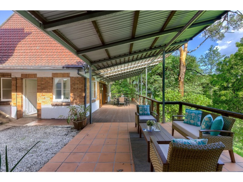 24 Macgregor Terrace, Bardon QLD 4065