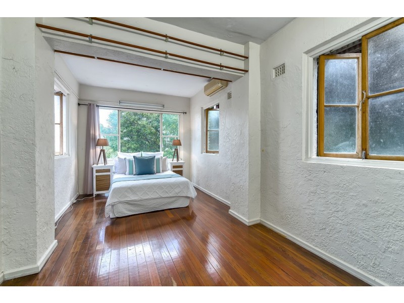 24 Macgregor Terrace, Bardon QLD 4065