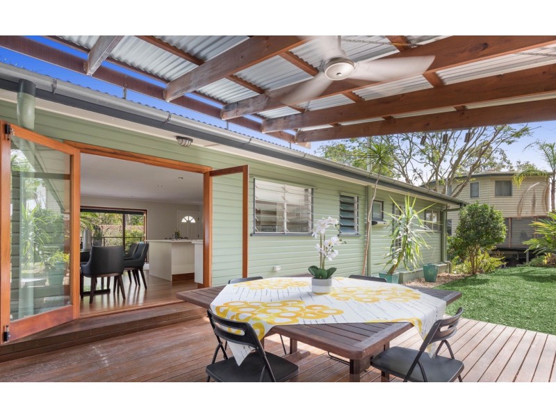 18 Rosewood Street, Bardon QLD 4065