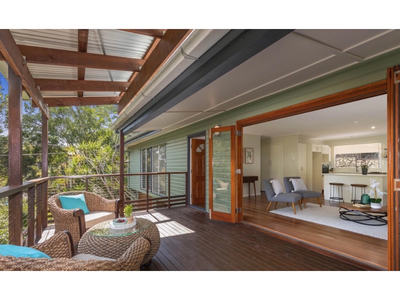 18 Rosewood Street, Bardon QLD 4065