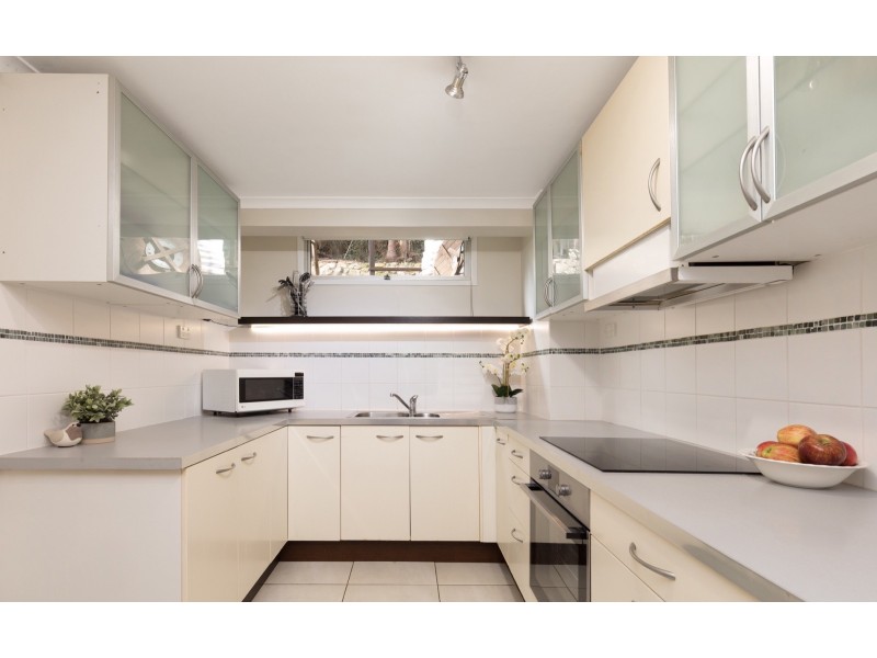 18 Rosewood Street, Bardon QLD 4065