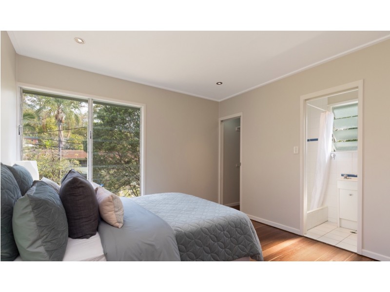 18 Rosewood Street, Bardon QLD 4065