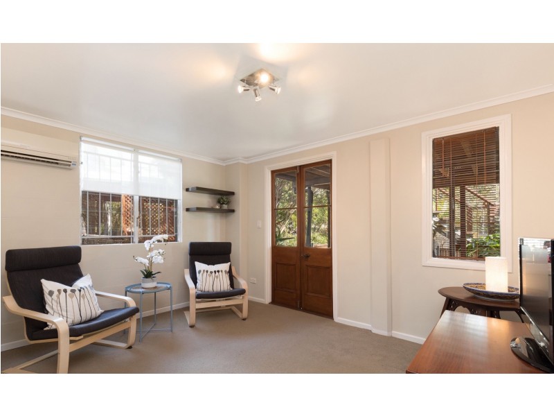 18 Rosewood Street, Bardon QLD 4065