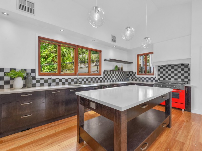 136A Simpsons Road, Bardon QLD 4065