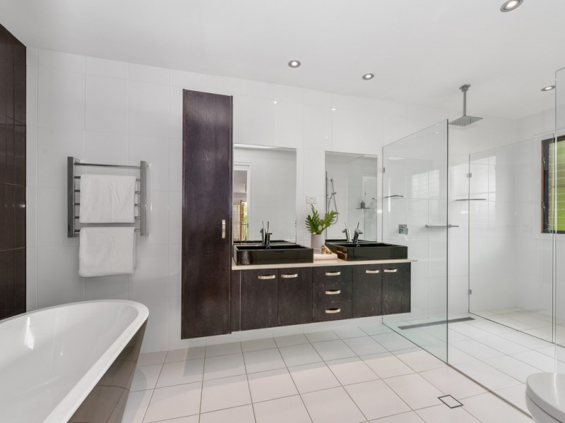 136A Simpsons Road, Bardon QLD 4065