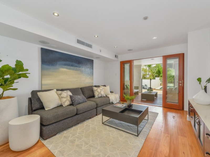 136A Simpsons Road, Bardon QLD 4065