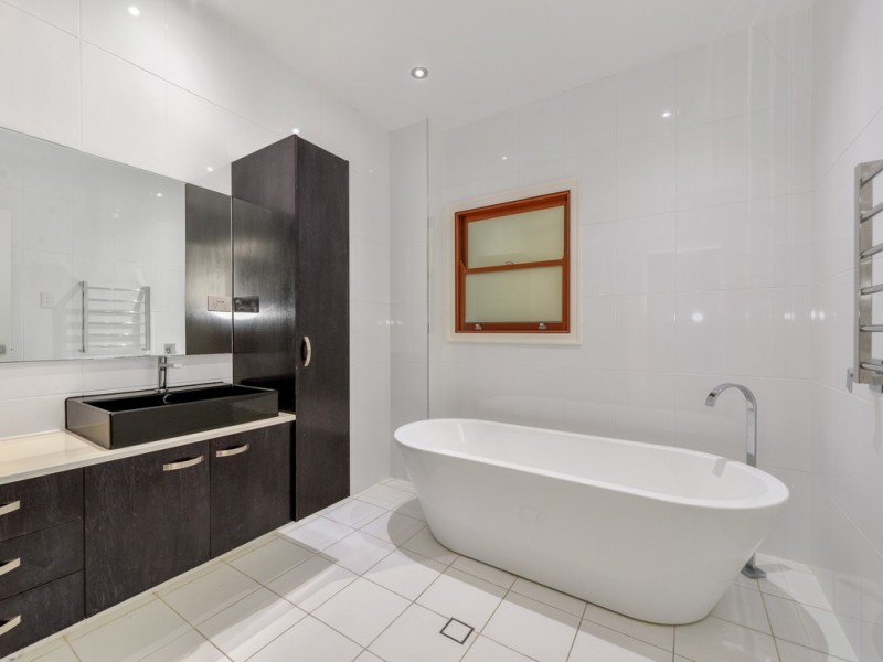 136A Simpsons Road, Bardon QLD 4065