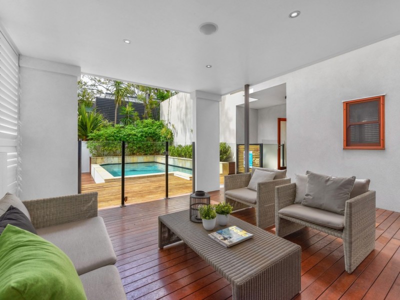 136A Simpsons Road, Bardon QLD 4065