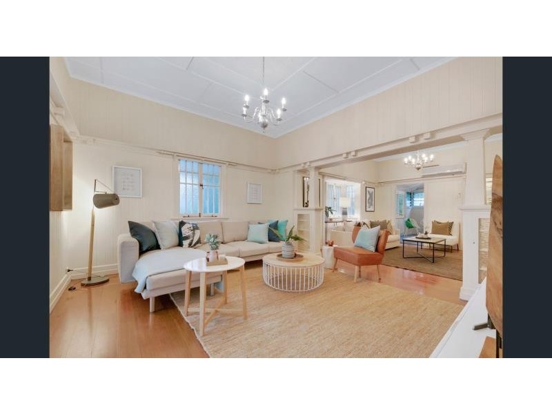 221 Coopers Camp Rd, Ashgrove QLD 4060