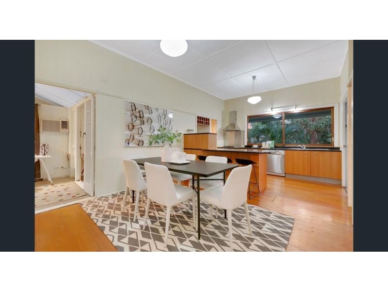 221 Coopers Camp Rd, Ashgrove QLD 4060