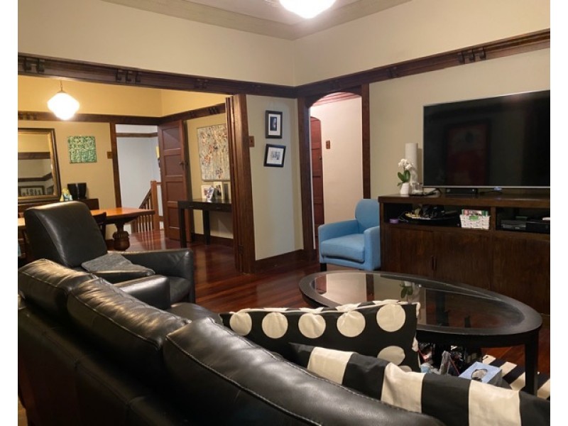 39 Girraween Grove, Ashgrove QLD 4060