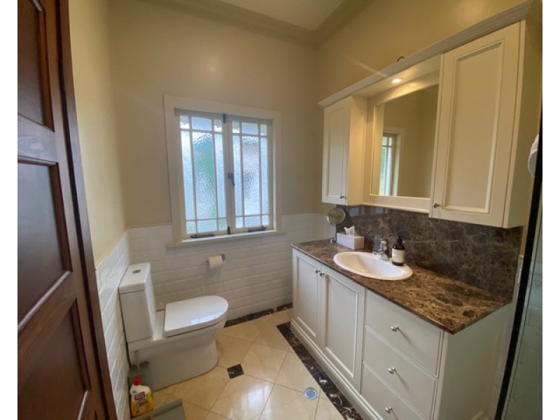 39 Girraween Grove, Ashgrove QLD 4060